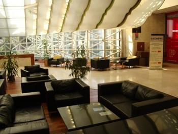 A Hoteli - Lobby Sitting Area