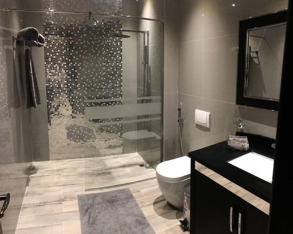 Al Manzil Residence Hidd 2 - Bathroom