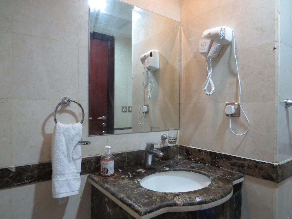 فندق لؤلؤة معاذ - Bathroom
