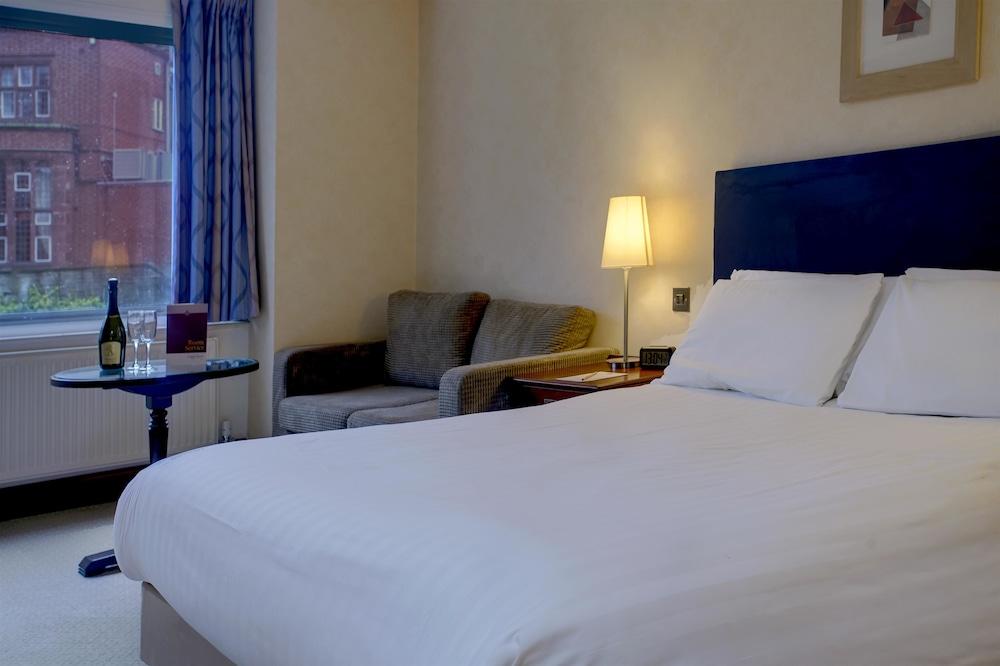 Best Western Plough & Harrow Hotel - Room