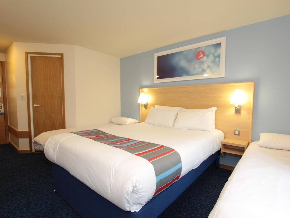 Travelodge Aberdeen Central - Room