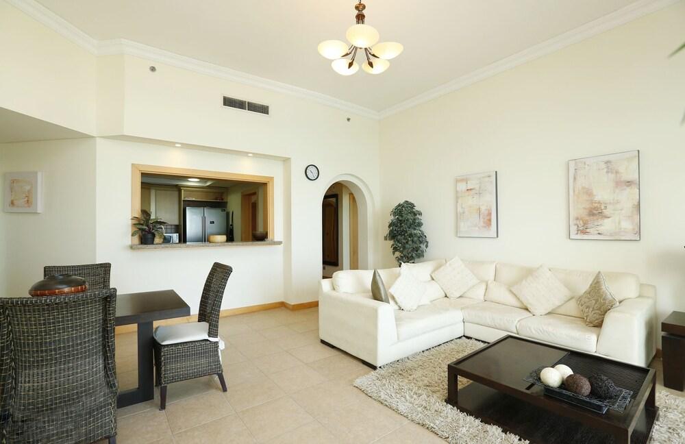 Kennedy Towers - Al Sultana - Living Area