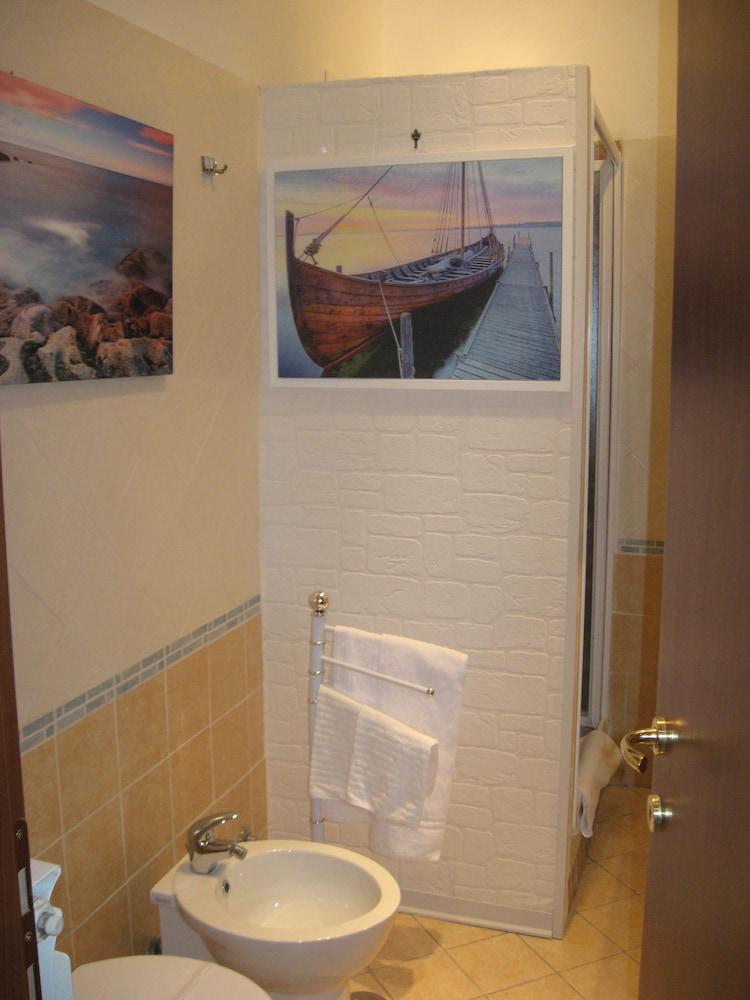 B&B RomAntica Home - Bathroom