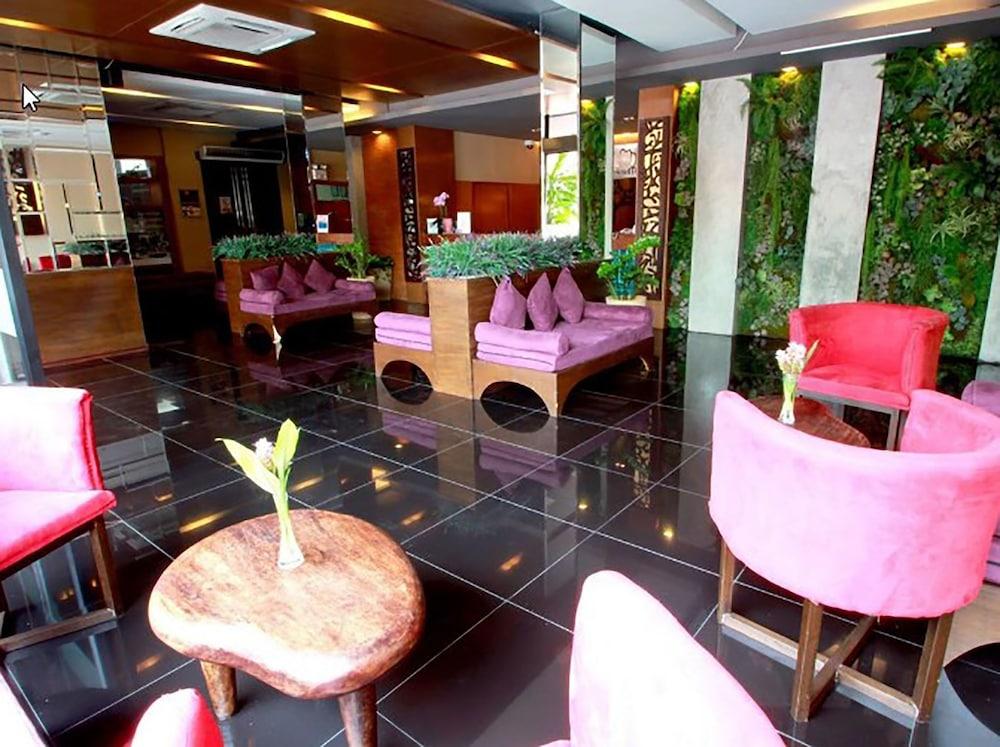 Hotel M Chiang Mai - Lobby Sitting Area