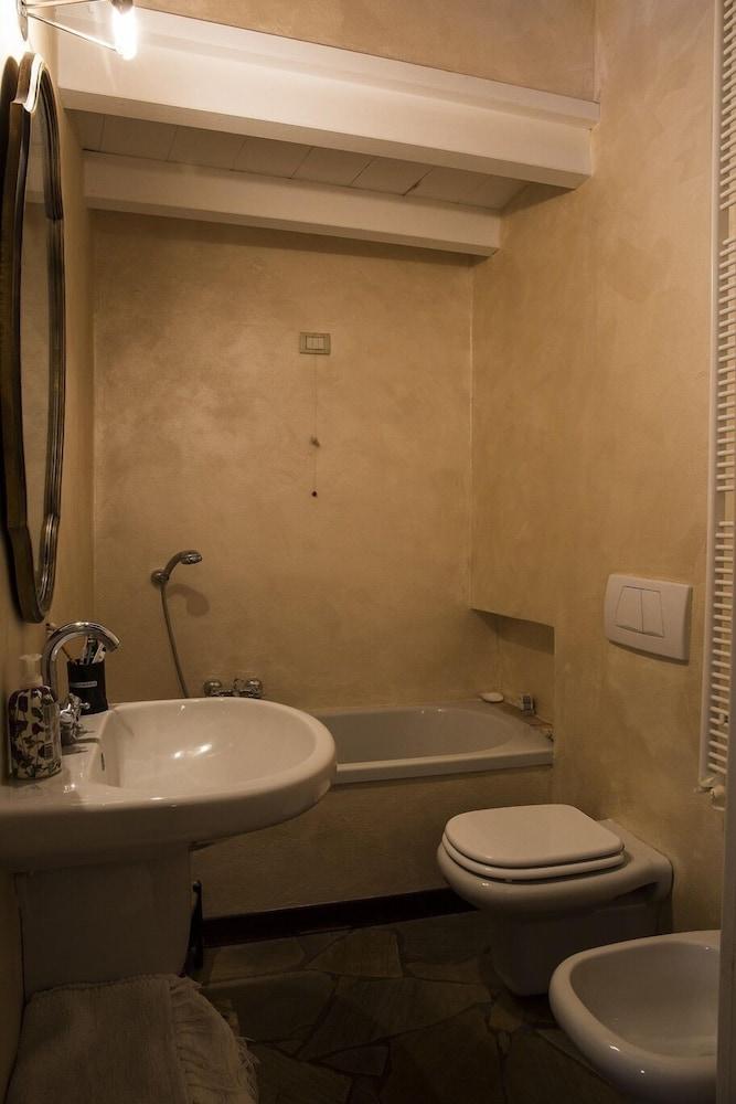 Ponte Vetero 11 Apartment - Bathroom