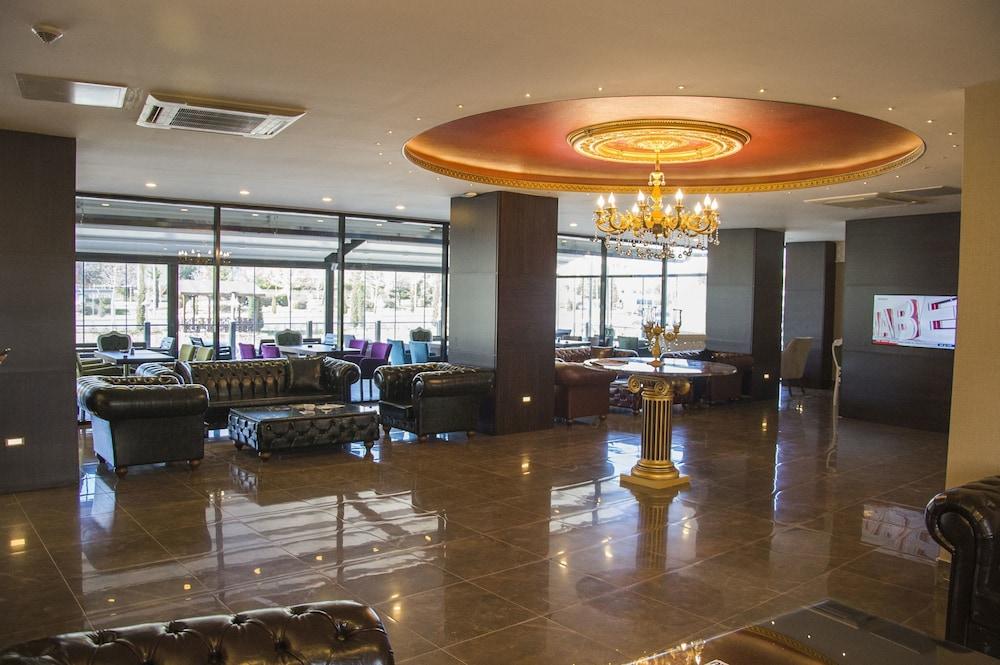 Birizgarden Hotel - Lobby Sitting Area