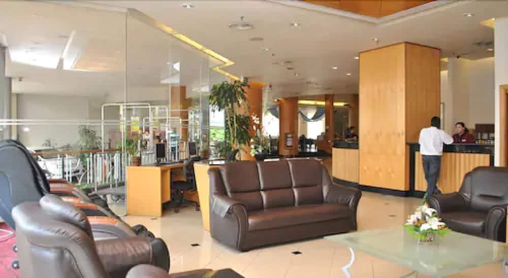 Empress Hotel Sepang - Lobby Sitting Area