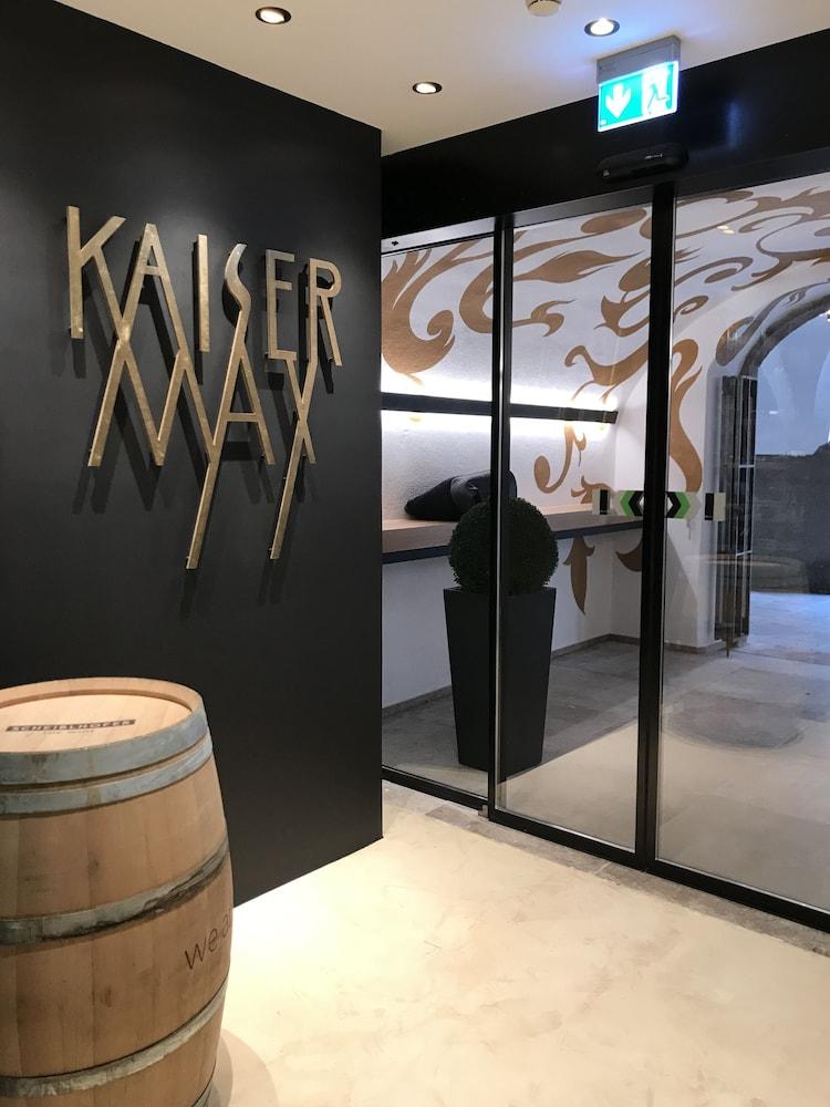 Kaiser Max Design Appartements - Interior Entrance