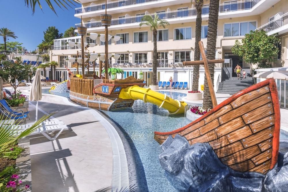 Hotel Oasis Park Splash - Featured Image