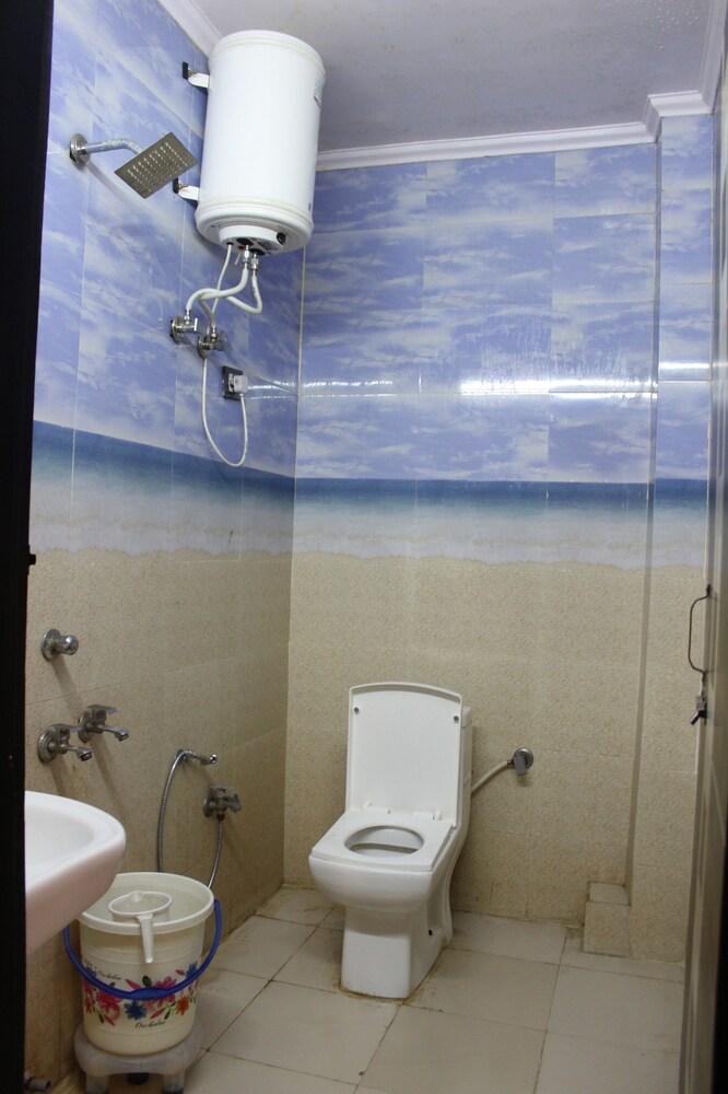 هوتل مارواري - Bathroom