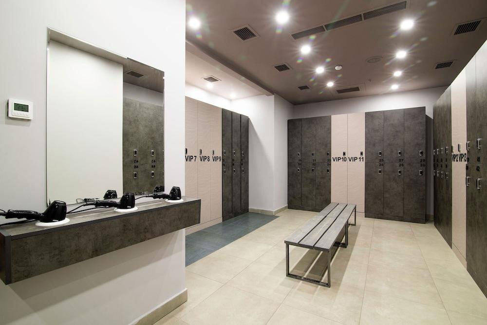 Ramada Hotel & Suites by Wyndham Yerevan - Fitness Facility