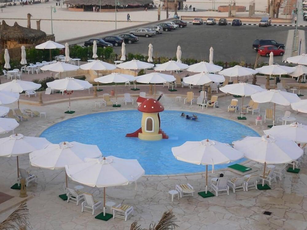 Grand holidays Green Resort - Outdoor Pool