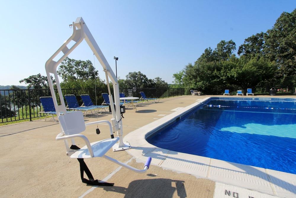Kenlake State Resort Park - Outdoor Pool