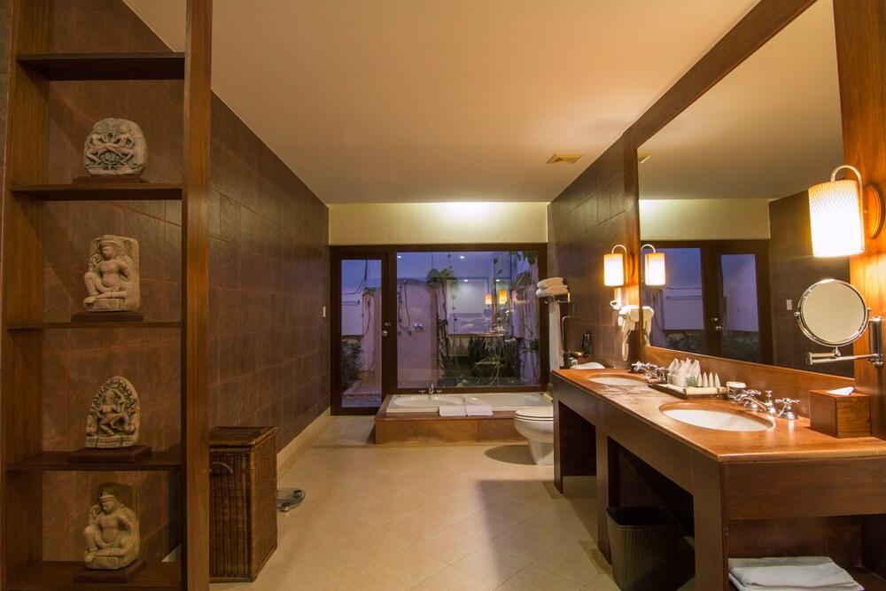 Palace Residence & Villa Siem Reap - Bathroom