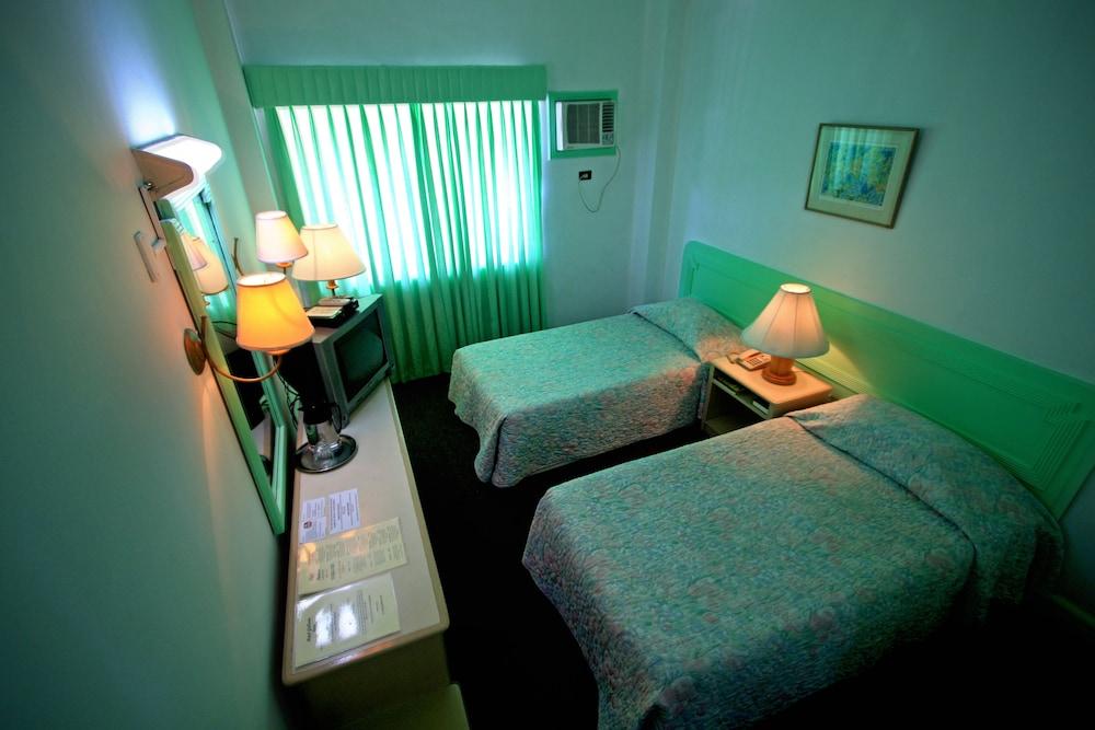 Hotel Galleria Davao - Room