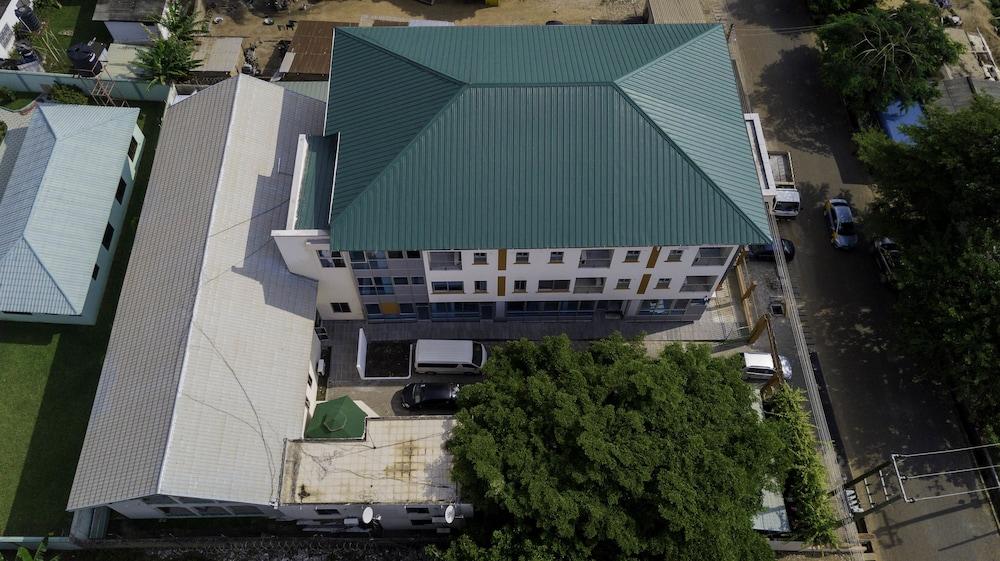 Monarch Hotel - Aerial View