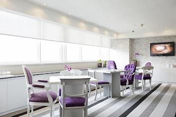 Eurobuilding Hotel and Suites - Dining