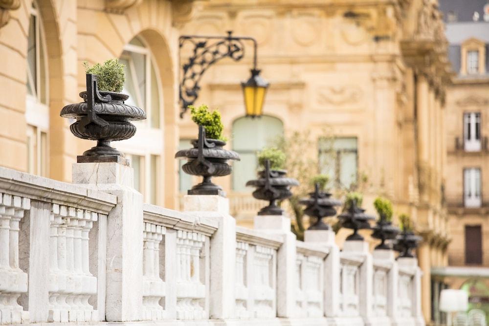 Hotel Maria Cristina, a Luxury Collection Hotel - Exterior detail