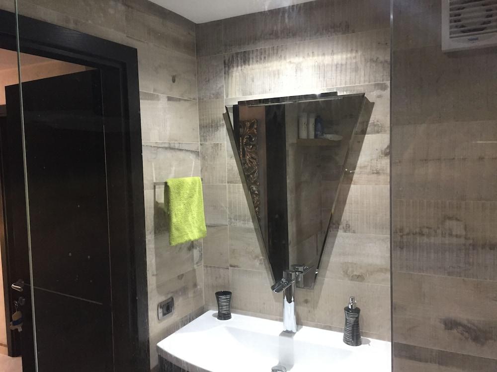 لا بيرل - Bathroom