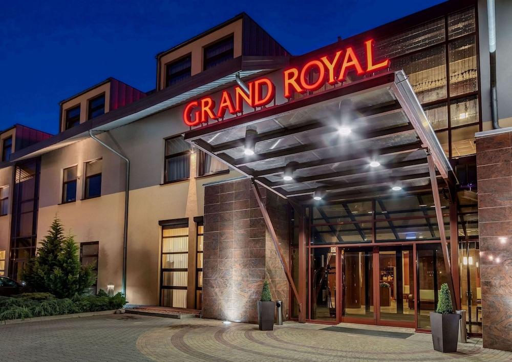 Grand Royal Hotel - Featured Image