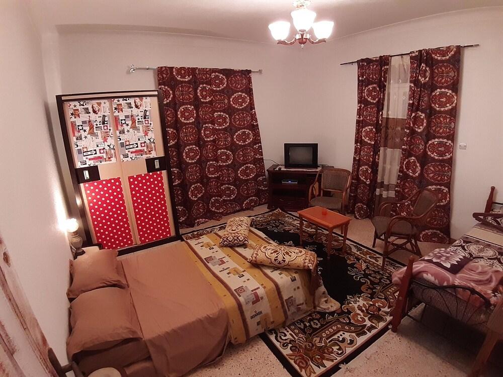 Goldenroom Elbiar - Room
