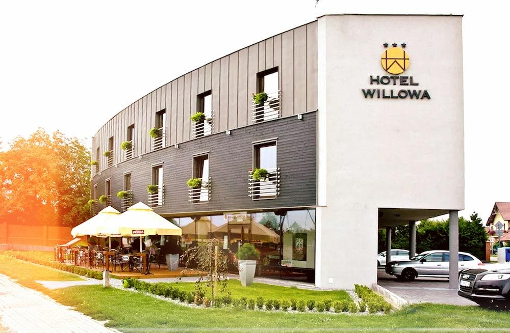 Hotel Willowa - Featured Image