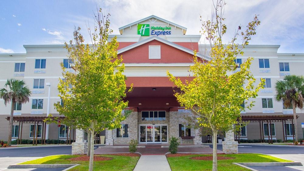 Holiday Inn Express & Suites Palm Bay, an IHG Hotel - Featured Image