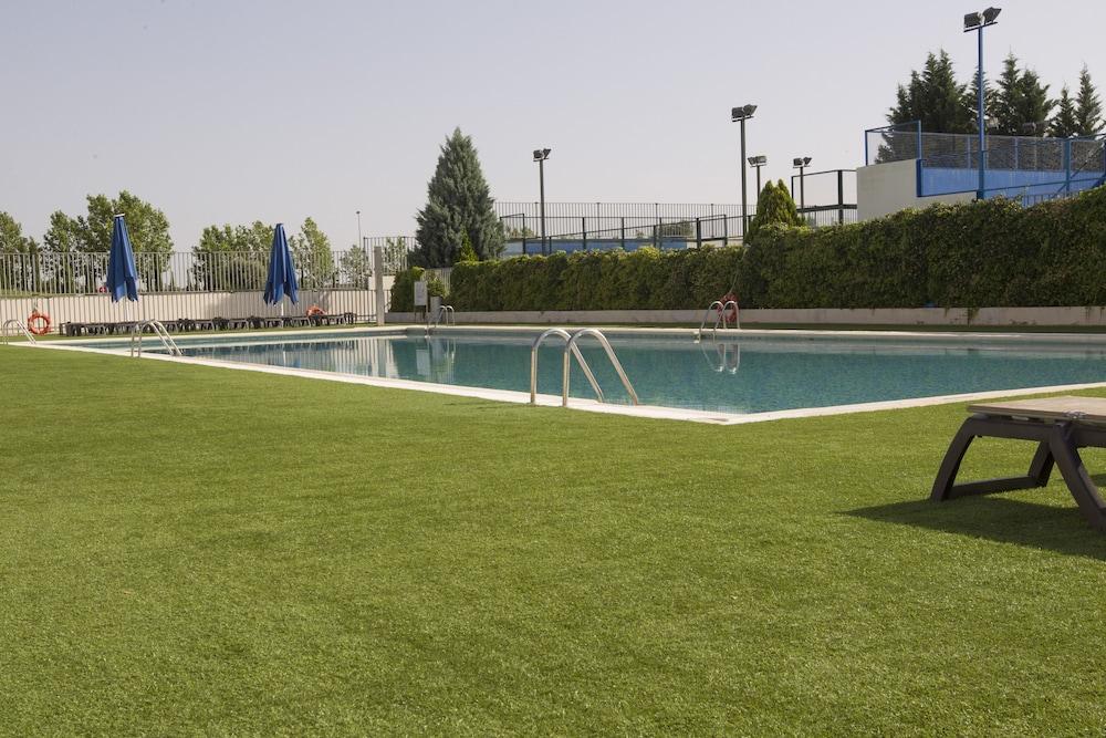 Occidental Aranjuez - Outdoor Pool