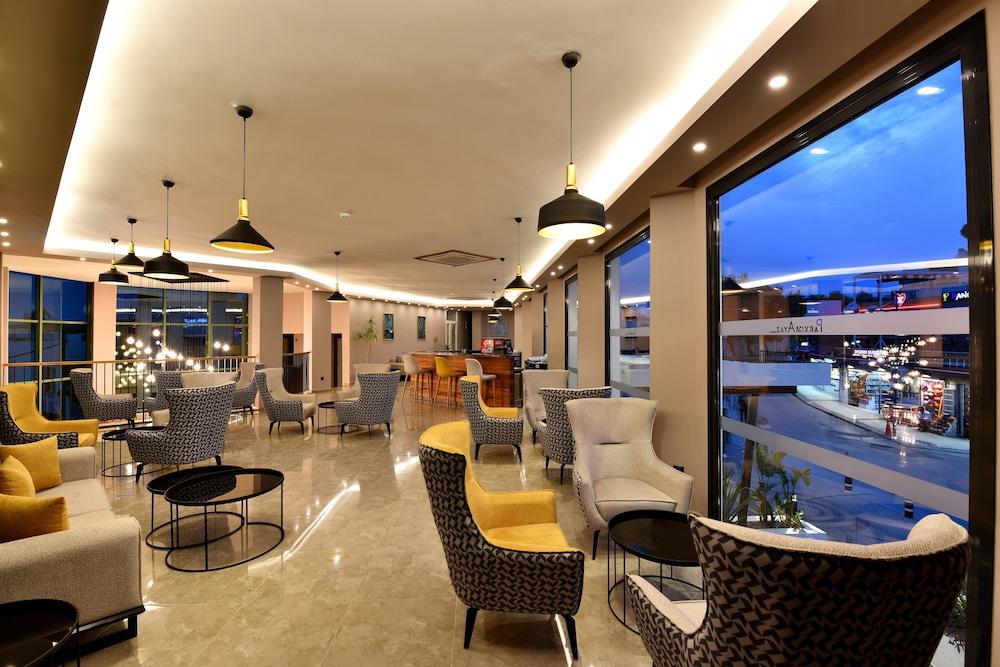 باركيم أياز - شامل جميع الخدمات - Lobby Lounge