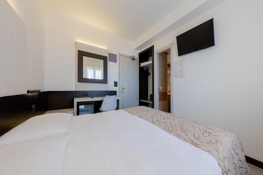 Hotel Delfino - Room