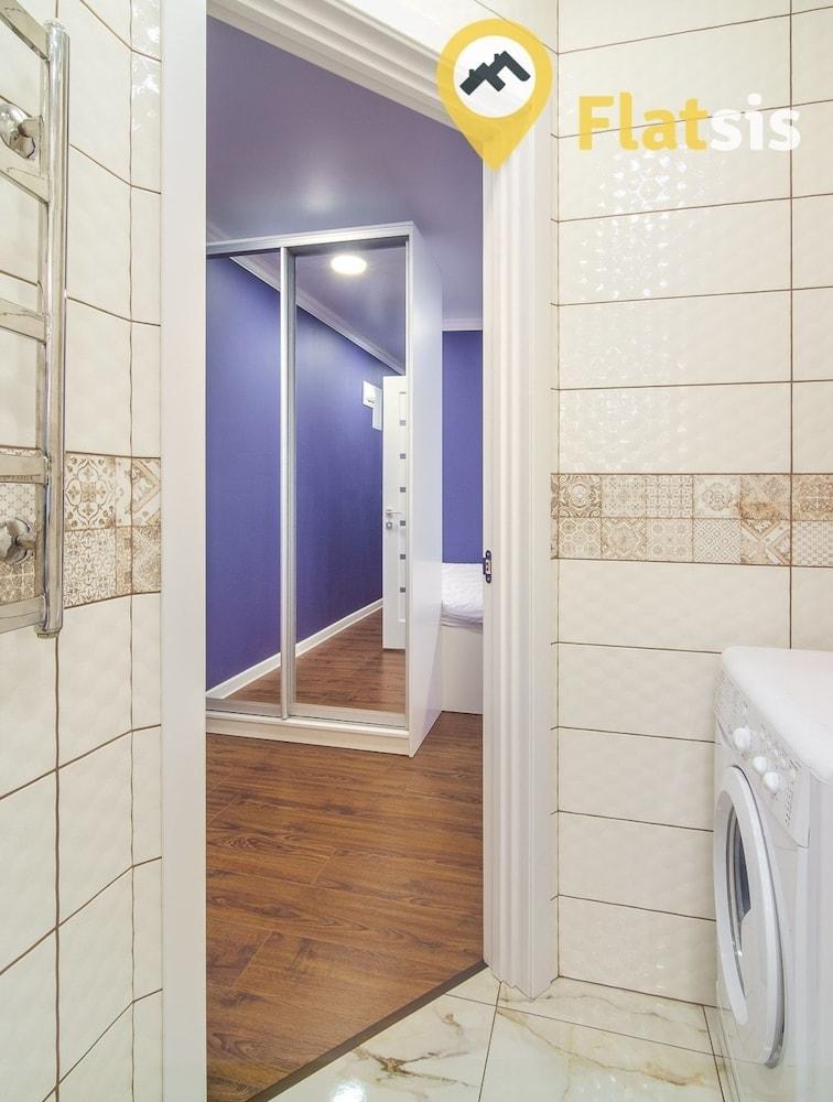Flatsis Apartment August 23 - Bathroom