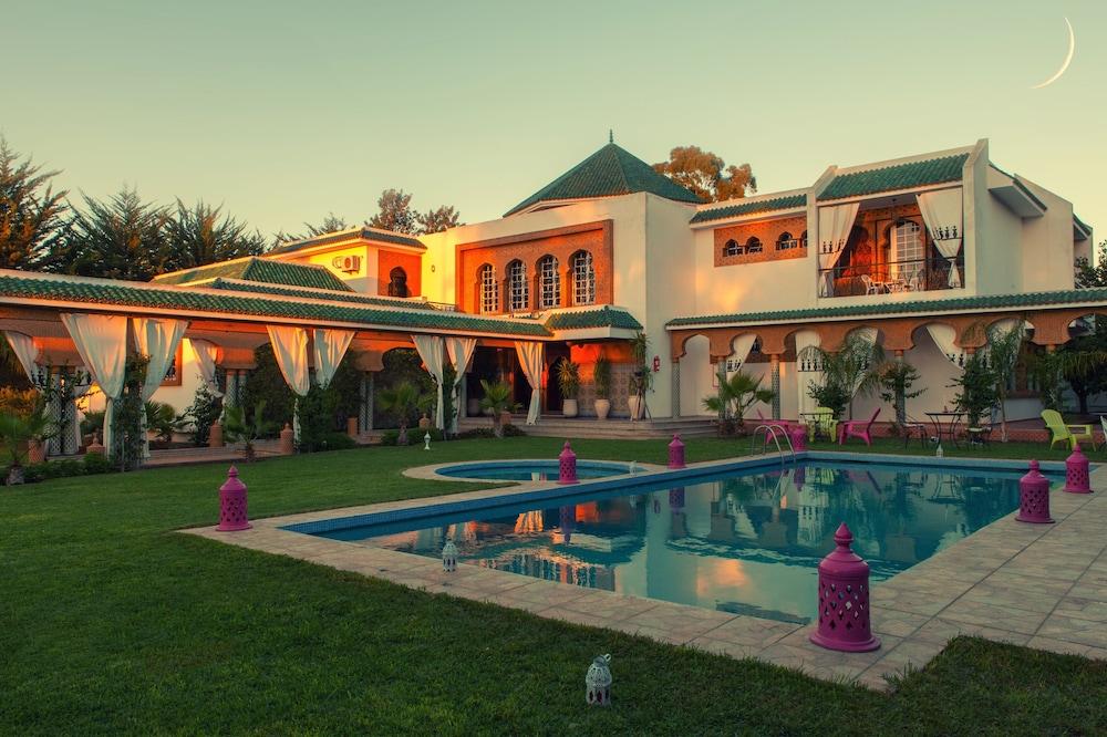 Villa Des Ambassadors - Featured Image