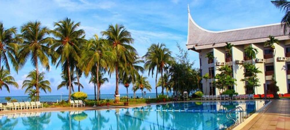 The Grand Beach Resort Port Dickson - Outdoor Pool