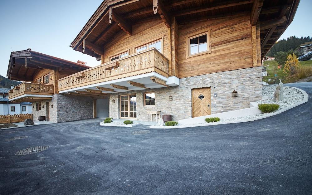Panorama Luxury Chalets - Exterior