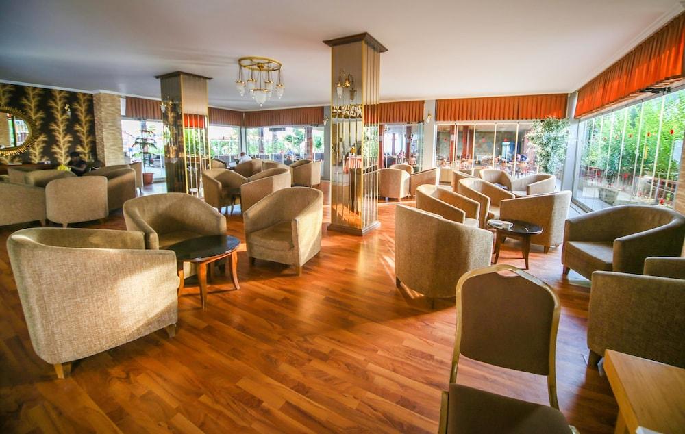 Eftalia Village Hotel - All Inclusive - Lobby Sitting Area
