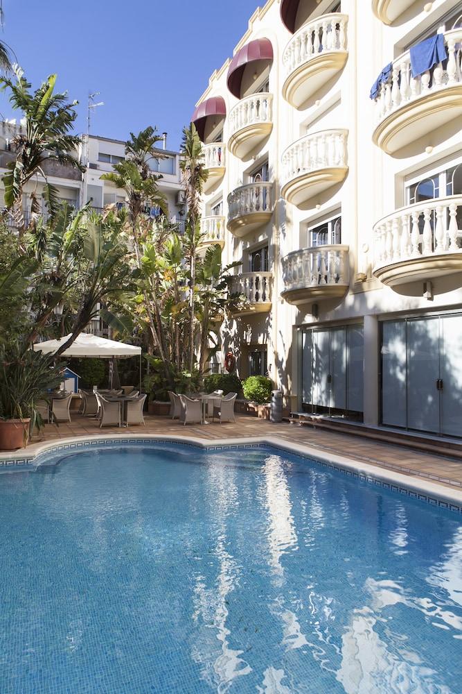 Hotel URH Sitges Playa - Outdoor Pool