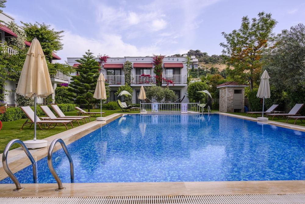 Villa Rustica Hotel - Pool