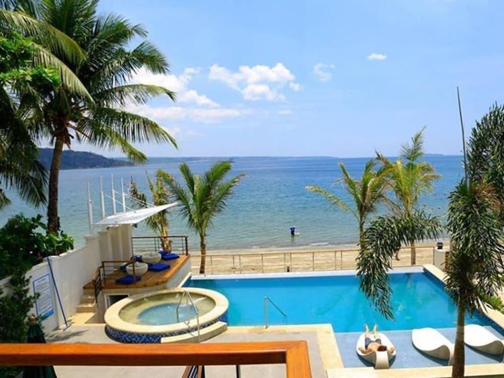 iCove Beach Hotel - Outdoor Pool