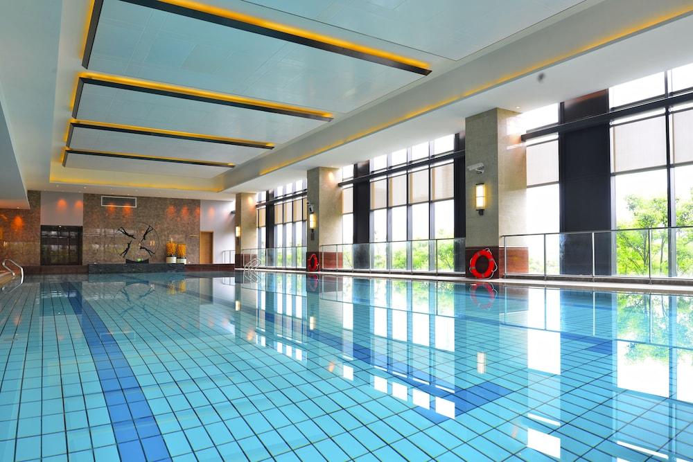 Howard Johnson Jinghope Suzhou - Indoor Pool