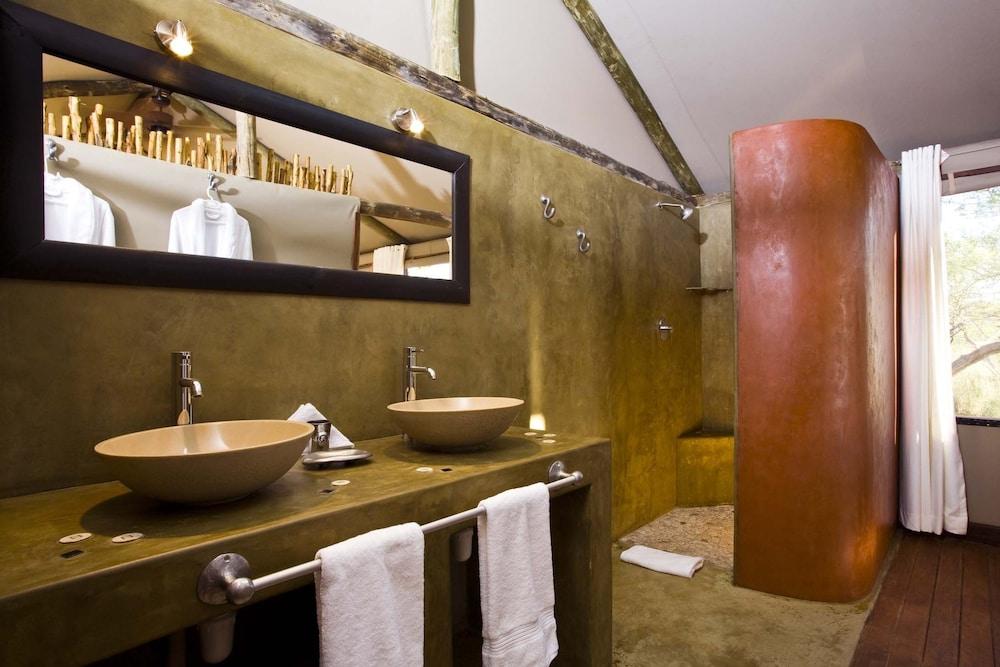 Windhoek Game Camp - Bathroom