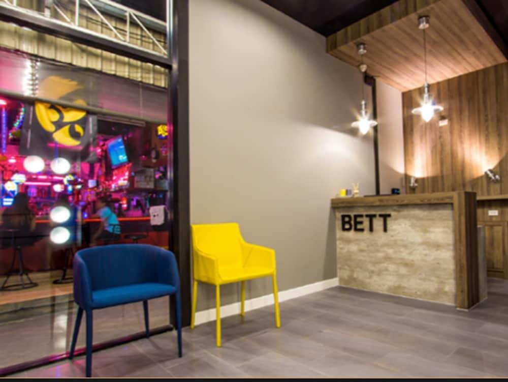 Bett Pattaya - Lobby Sitting Area