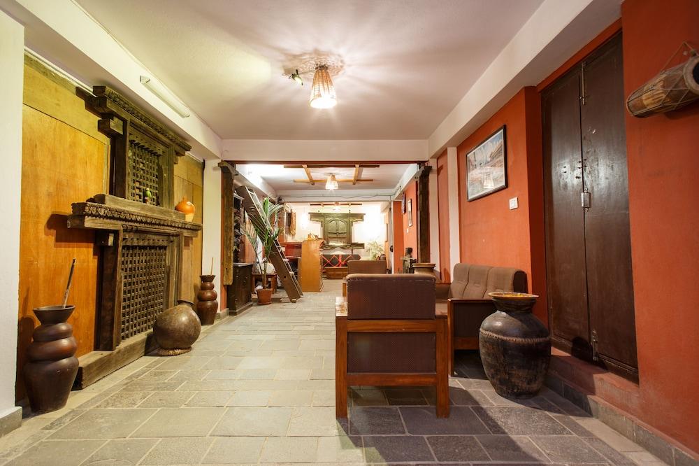 Khwapa Chhen Guest House and Restaurant - Lobby Sitting Area
