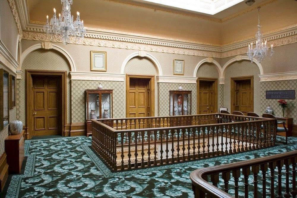 Tre-Ysgawen Hall - Interior