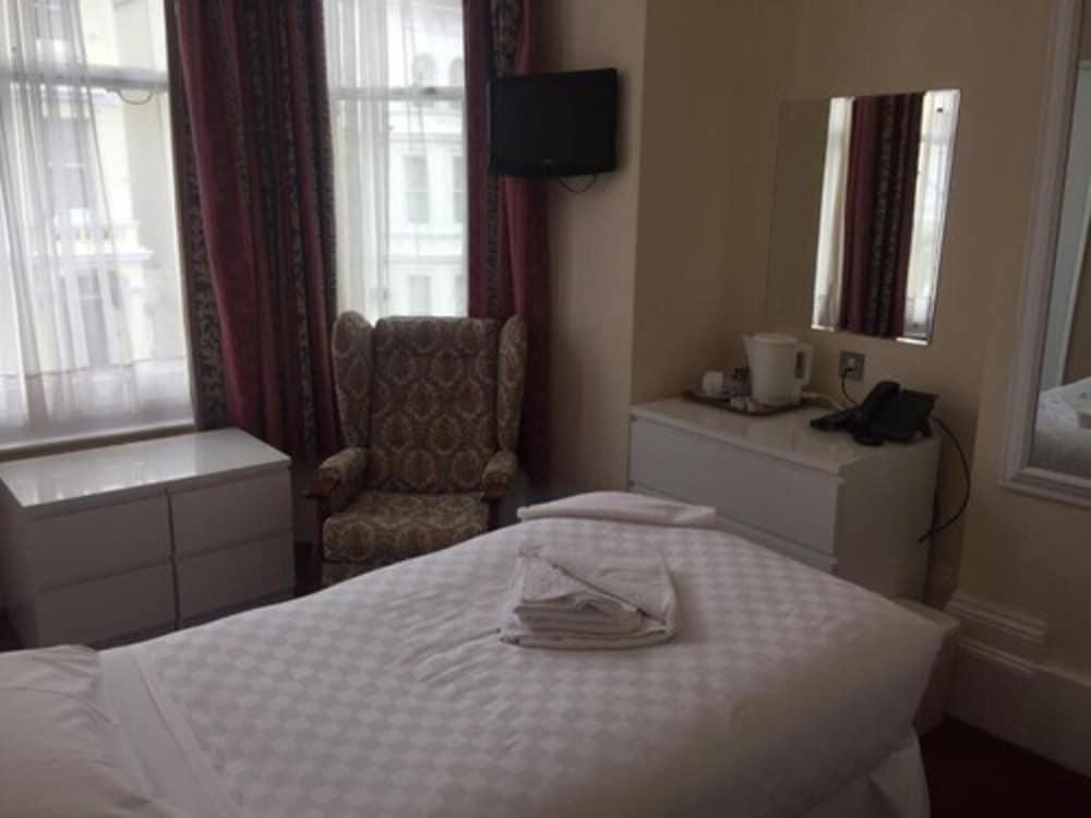 Hadleigh Hotel - Room