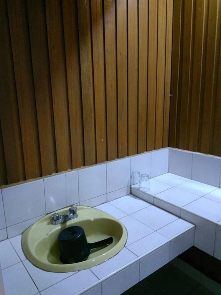 جرين فالي باجيو هوتل آند ريزورت - Bathroom