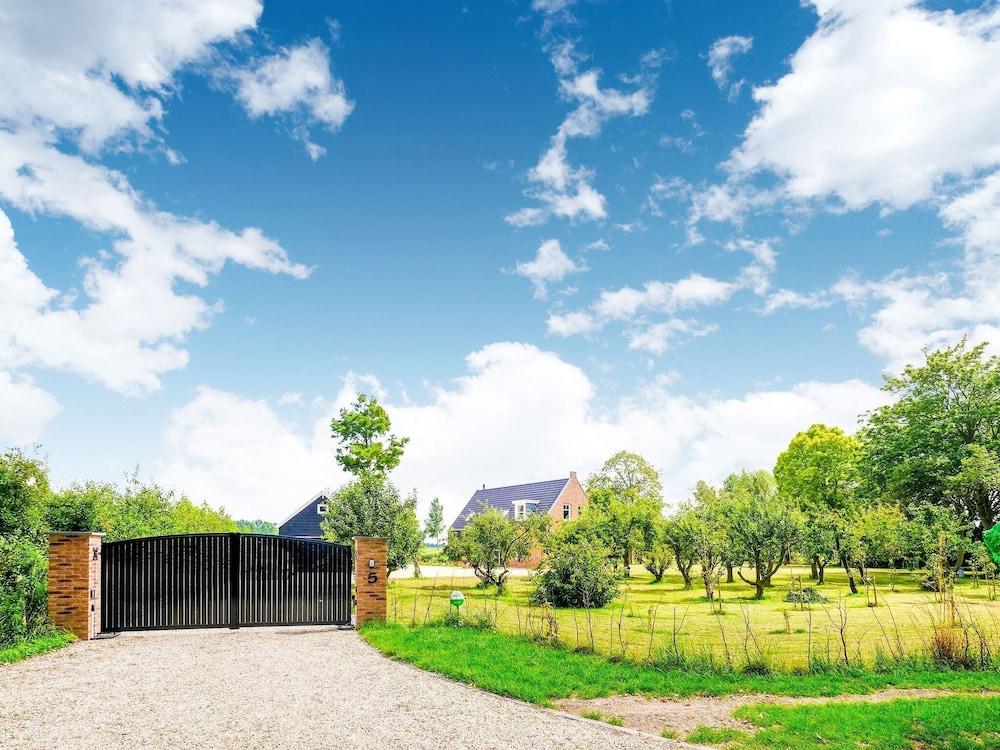 Luxurious Villa in Zwartewaal With Private Garden - Reception