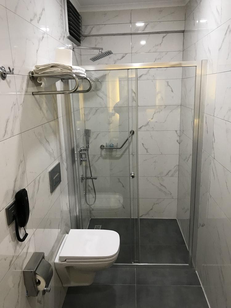 Dedehan Otel - Bathroom Shower