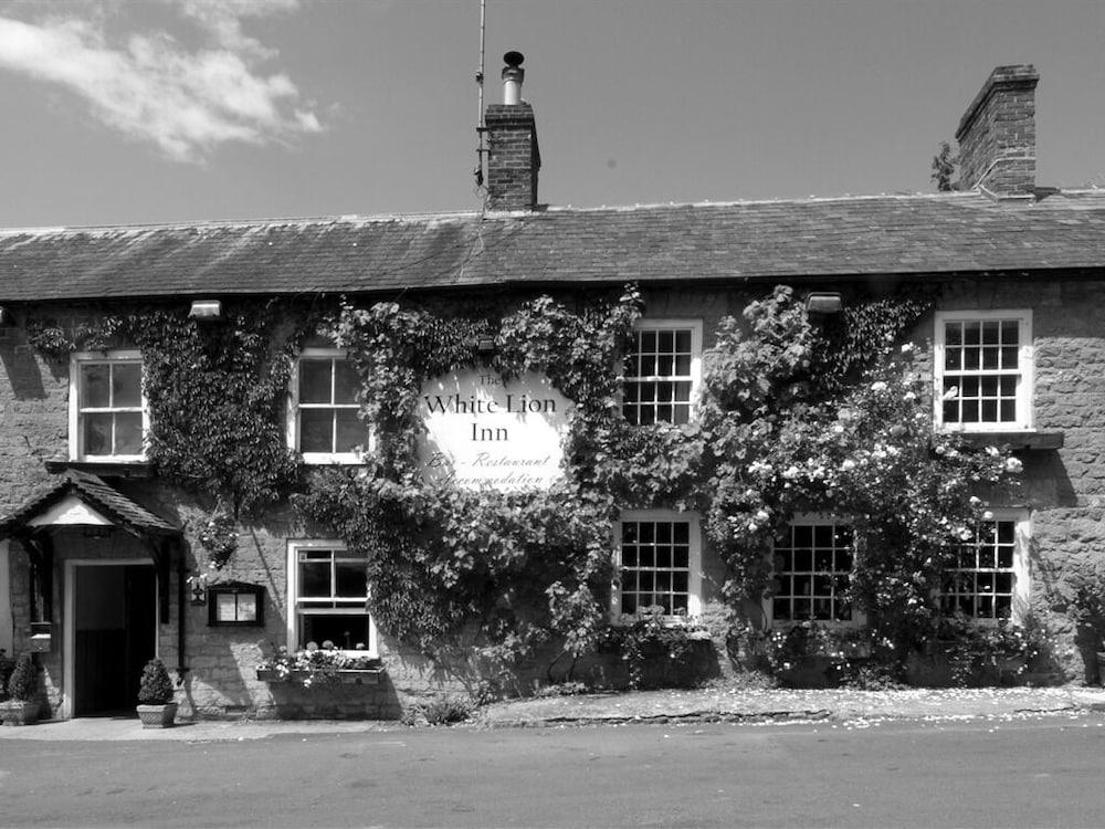The White Lion Inn - Featured Image