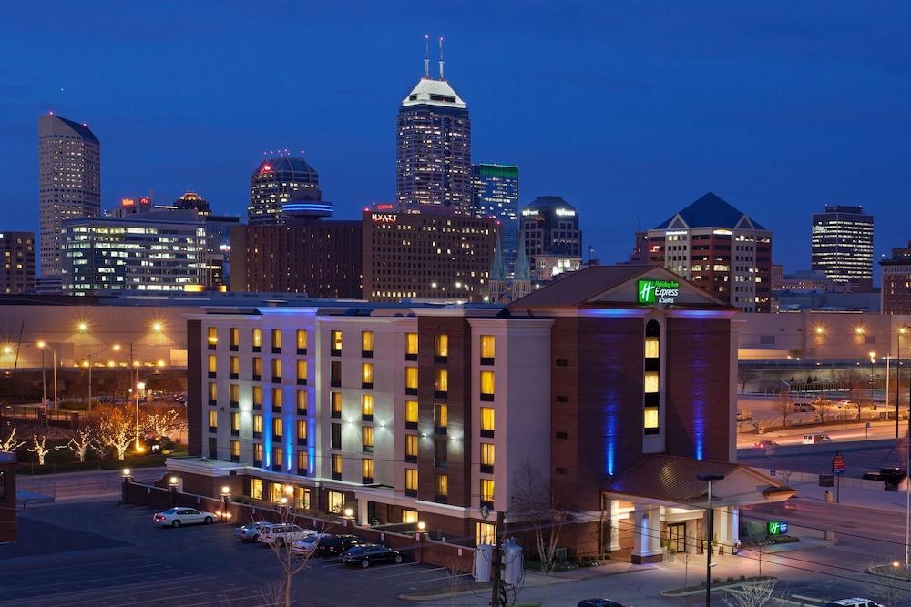 Holiday Inn Express Hotel & Suites Indianapolis Dtn-Conv Ctr, an IHG Hotel - Exterior