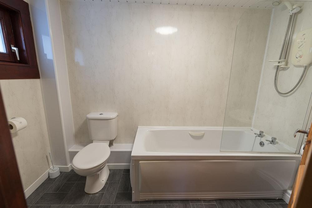 Lady Galloway Lodge 28 With Hot Tub - Bathroom